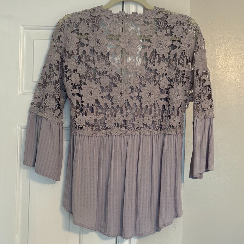 New! Never worn Grey Lace Top - M - Picture 4 of 5